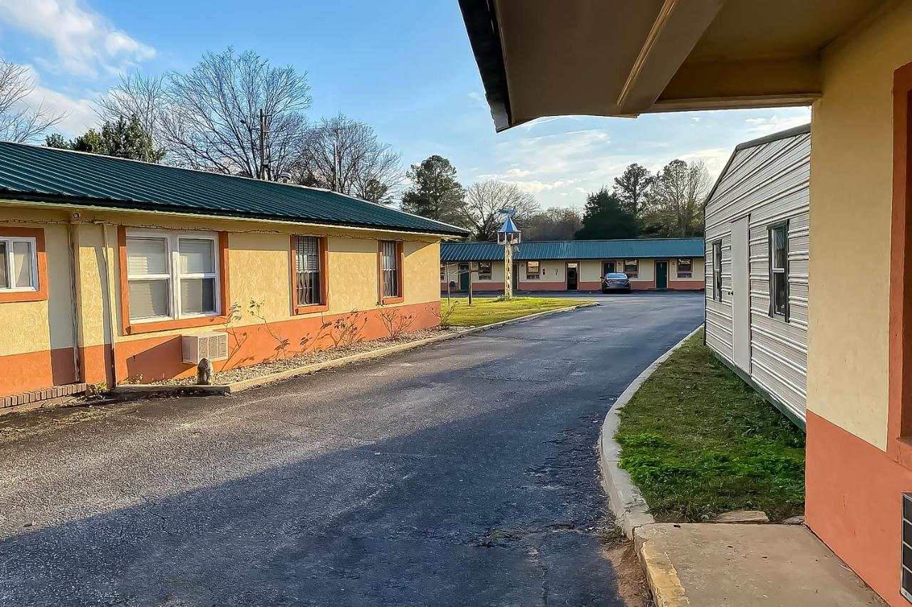 Hotel O Tallassee Hwy 14 Exterior photo